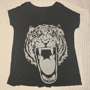 Lauren Moshi tiger T-shirt.  Size Medium.
